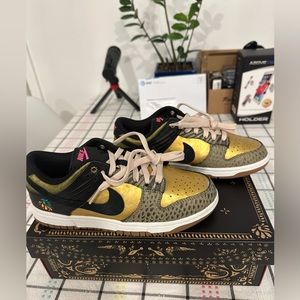 Nike Dunk Dia de los Muertos womens size 8(DS).